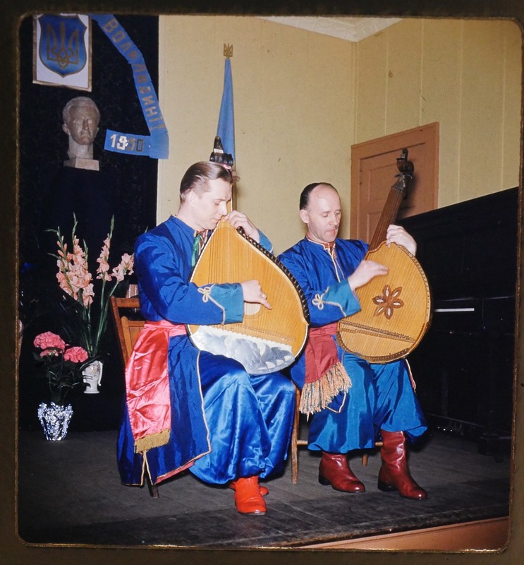 Popiel Studio NJ - Ukrainian Bandura - 1950 Stereo Realist slide #2964B