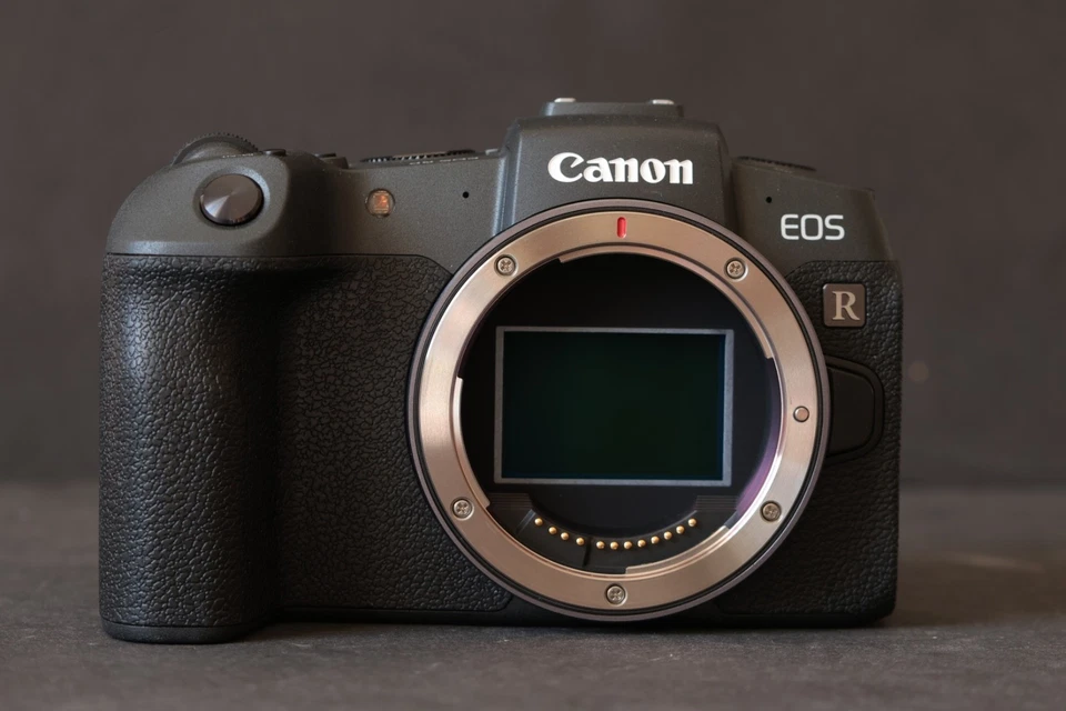 Canon EOS RP 26,2MP Digitale Systemkamera - Gewährleistung-Händler-Wie Neu - Bild 2 von 4