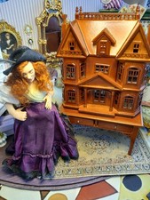 1/12 Porcelin Dolls House : Minature Dolls House. DOLL DISPLAY ONLY! ??