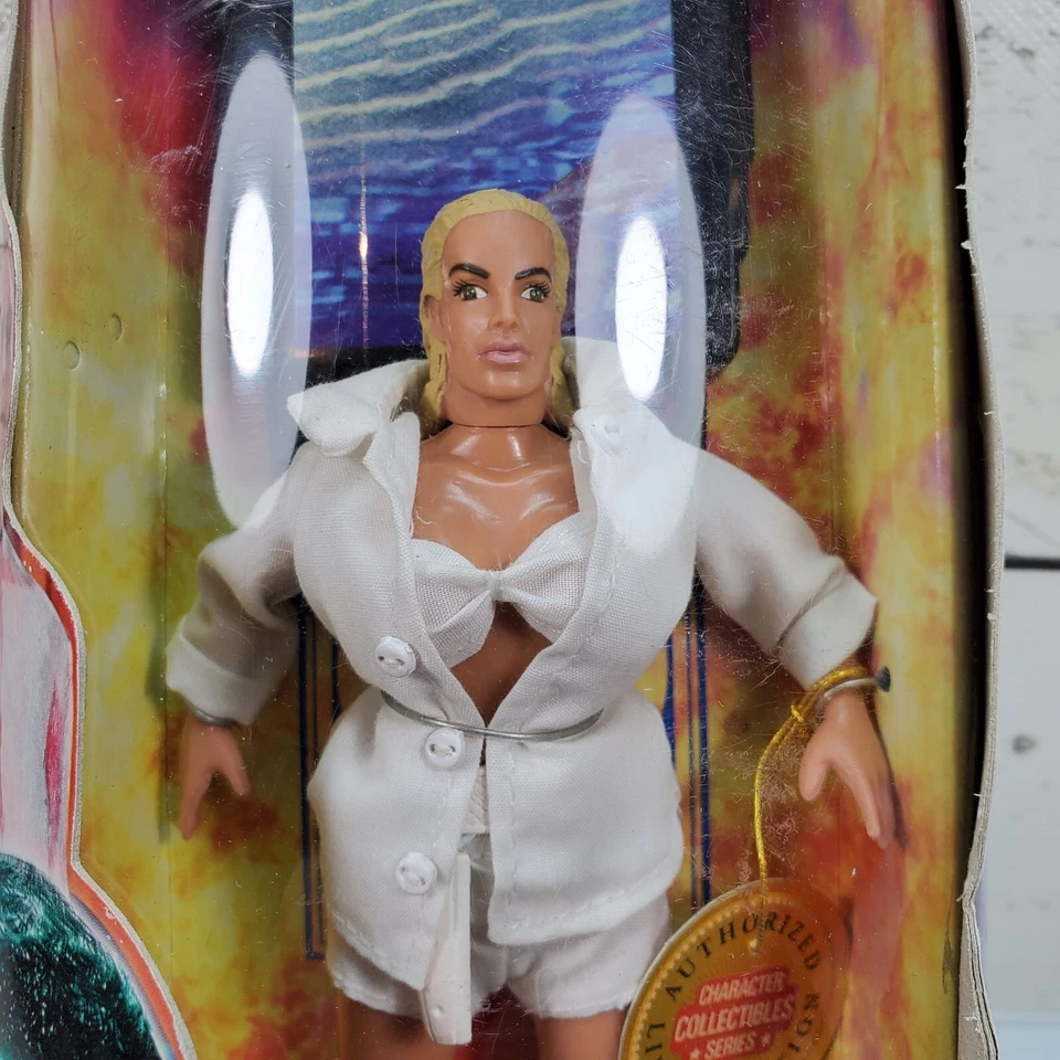 Boneco Vintage Exclusivo Premiere 007 Dr No Honey Ryder 1997 Edição Limitada 6" - Imagem 2 de 4