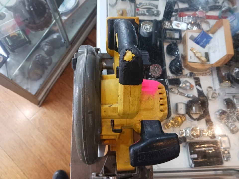 DEWALT DCS575-XE 54V XR FLEXVOLT LI-ION BRUSHLESS 184mm CIRCULAR SAW - SKIN ONLY - Image 4 of 4