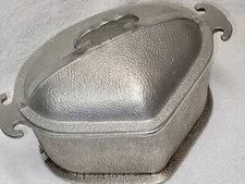 Guardian Service Vintage Cast  Heart Shaped Pot Pan With Metal Cast Lid