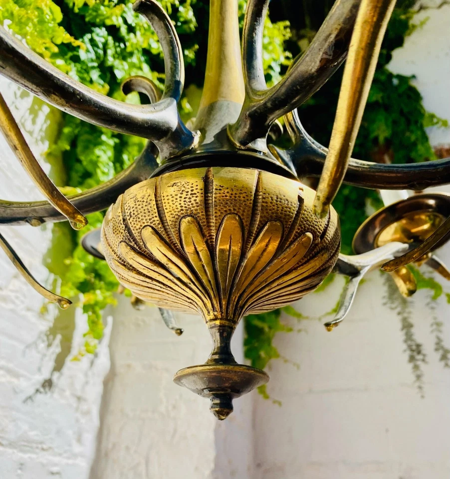 Araña Tole Antigua 30 x 26" Bronce y Negra, 6 Brazos, Estilo Vela, Colonial Foto 4 de 4