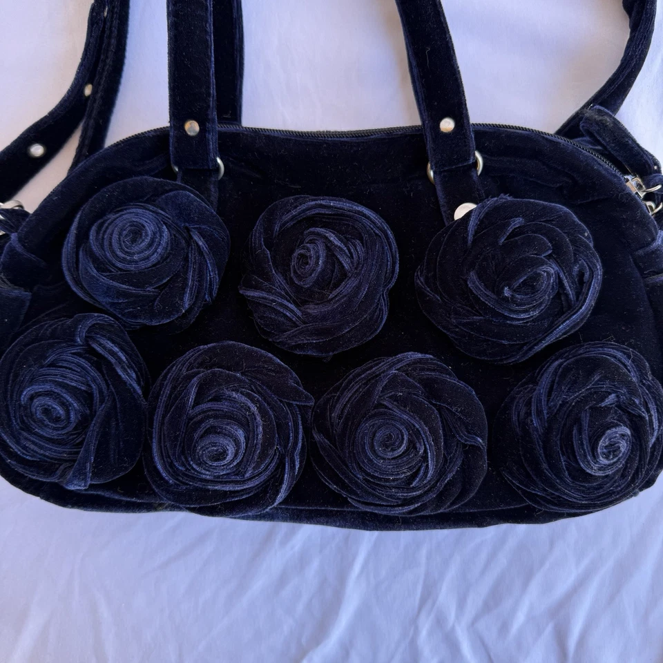 Bolso Bandolera Nicole Lee Terciopelo Medianoche Azul Rosa Foto 2 de 4