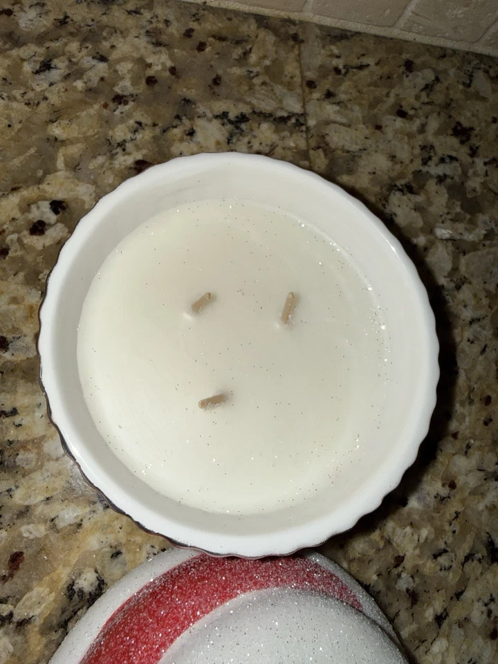 Homeworx Set Of 2 Glitter Cupcake Shaped 3 Wick Christmas Candle Warm Vanilla - Image 4 of 4