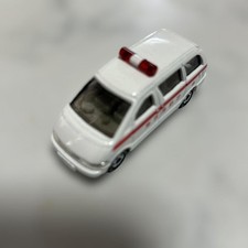 Takara Tomy toyota hiace ambulance Tomica