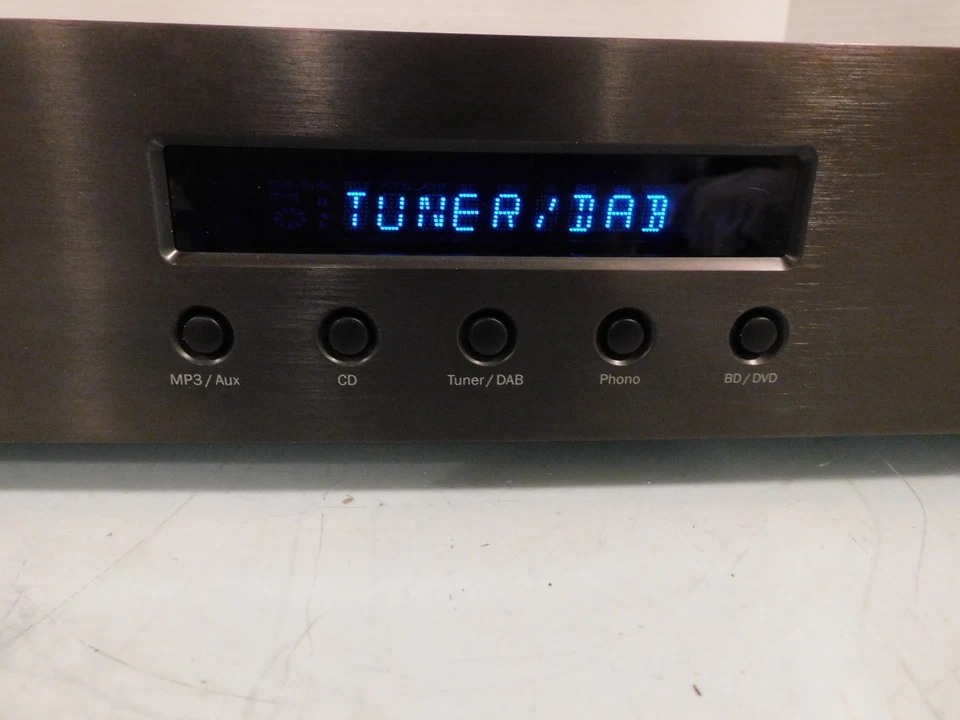 Amplificador estéreo integrado Cambridge Audio Topaz AM10 impresionante audio Foto 2 de 4