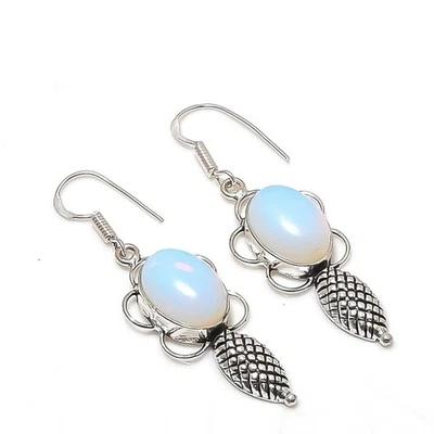 Boucles d'oreilles pierre précieuse forme ovale opale laiteuse fait main... - Photo 1/4