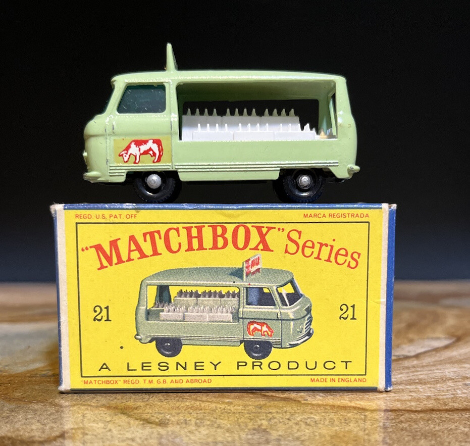VINTAGE ORIGINAL BOX LESNEY MATCHBOX #21 COMMER MILK