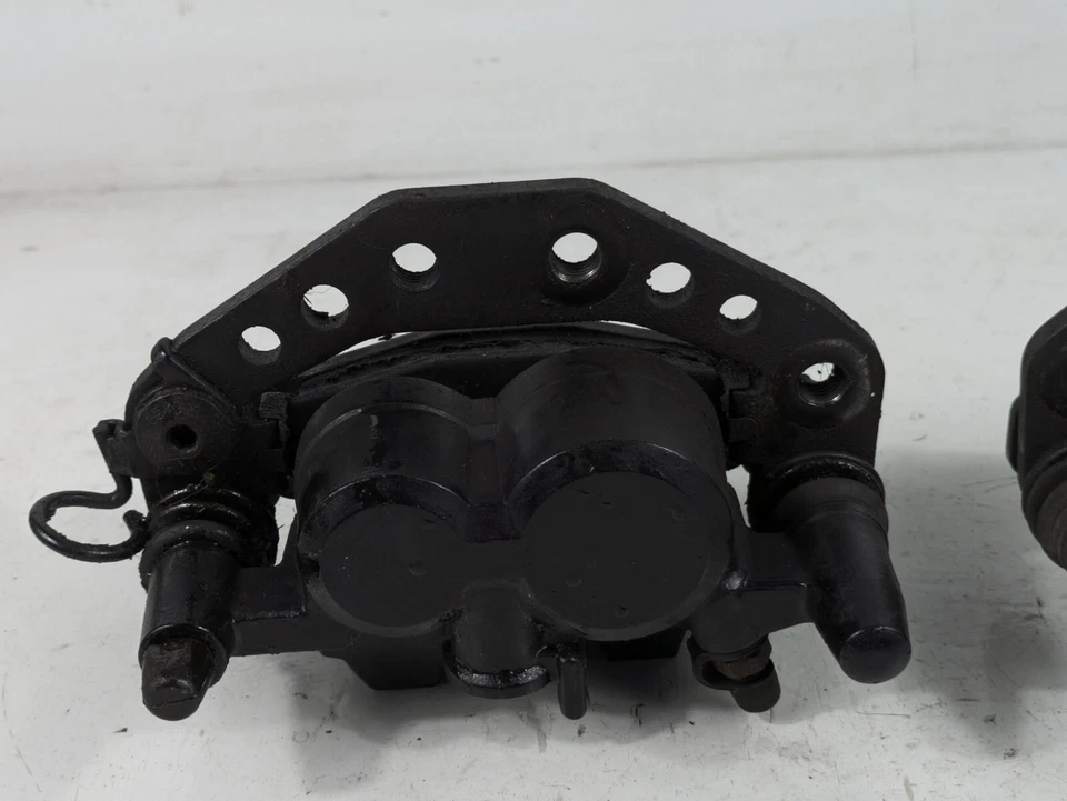 Pinzas de freno delanteras 88-97 Kawasaki Ninja 600R ZX600 C ZX600C NECESITA RECONSTRUIR Foto 2 de 4