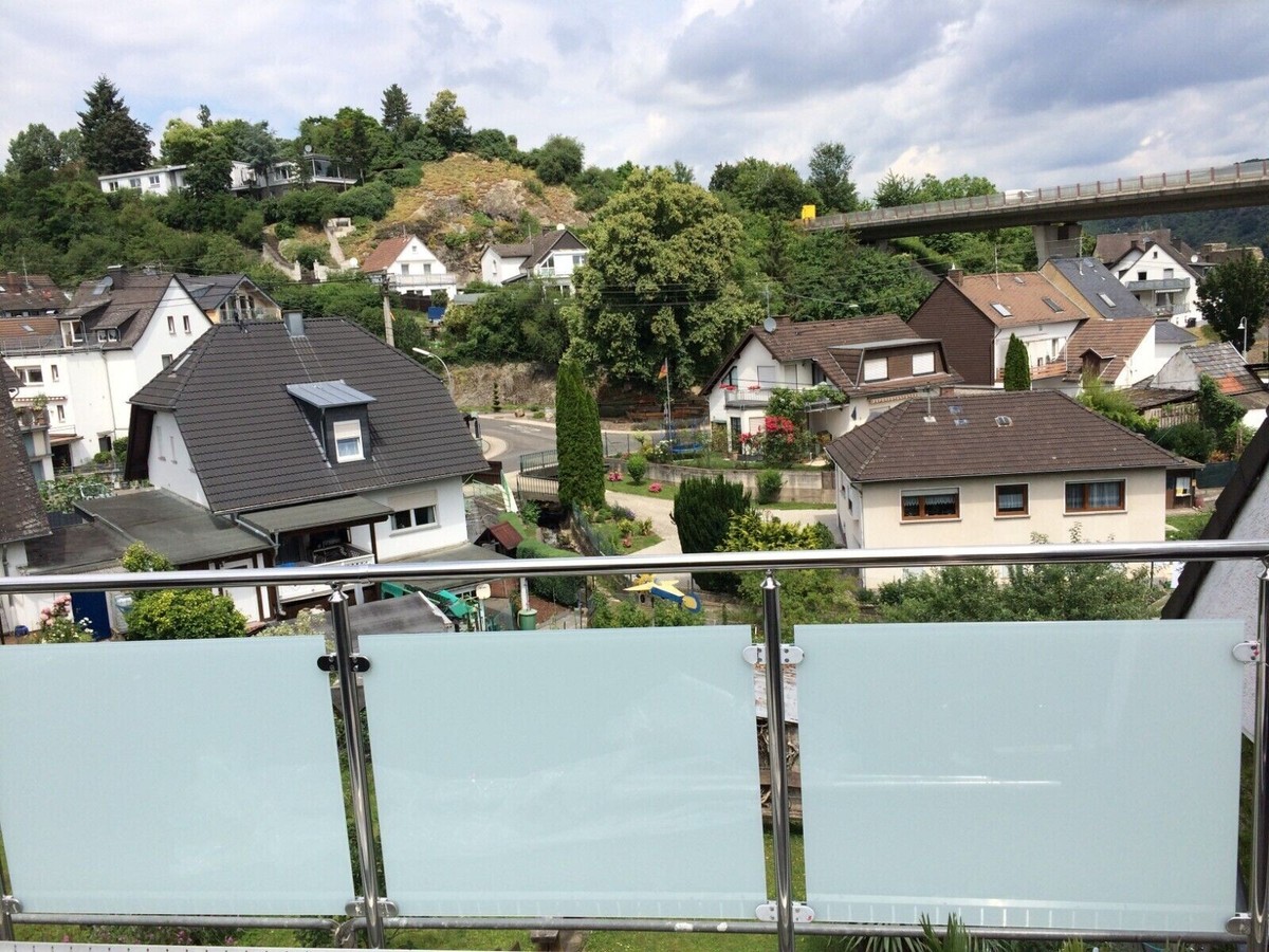 München 02 | SVOBODA | Modernes Edelstahlgeländer mit Glasfüllung München 02 | SVOBODA | Modernes Edelstahlgeländer mit Glasfüllung