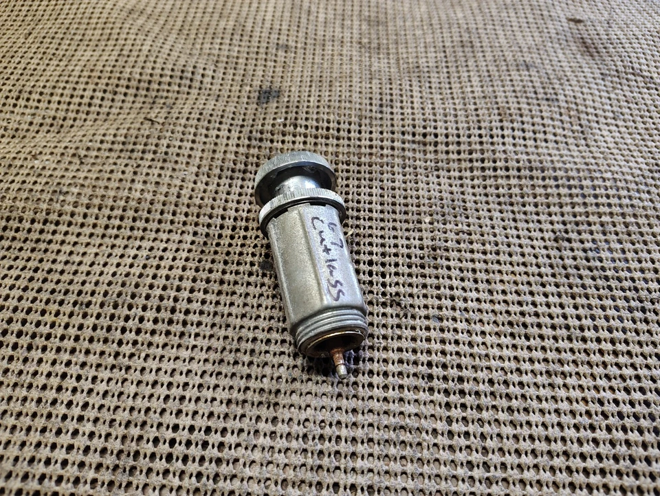 Isqueiro 1967 Oldsmobile Cutlass Supreme 442 F85 Vista Cruiser Dash - Imagem 3 de 4