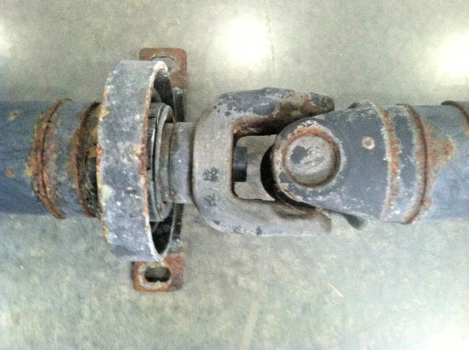 2001-2003 BMW X5 E53 ~ REAR DRIVESHAFT ~ 26107510001				 - Image 3 of 4