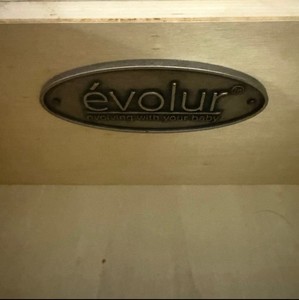 Evolur Aurora 5-in-1 Convertible Crib Rosado.Evolur 8341-Fw Aurora 6 cajones