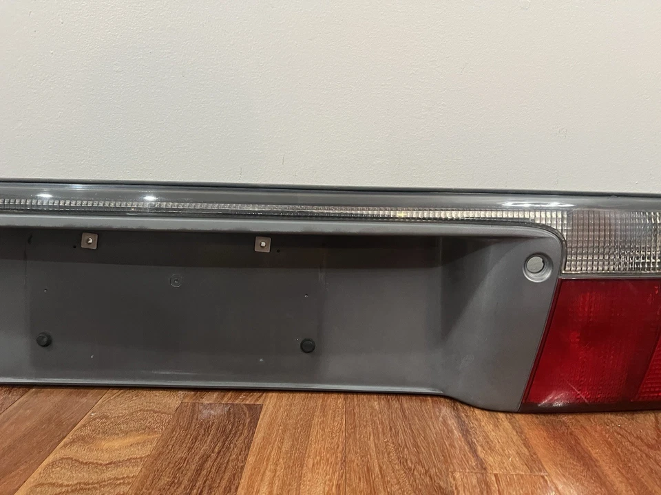 Arnés de luz trasera central del panel de matrícula trasera Cadillac Seville 1998-2004 Foto 3 de 4