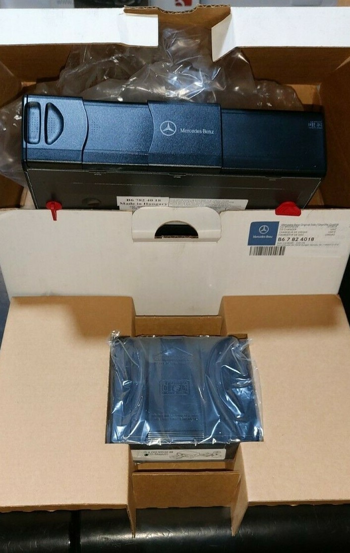 B67824018 NUOVO Originale Mercedes Caricatore CD changer | eBay