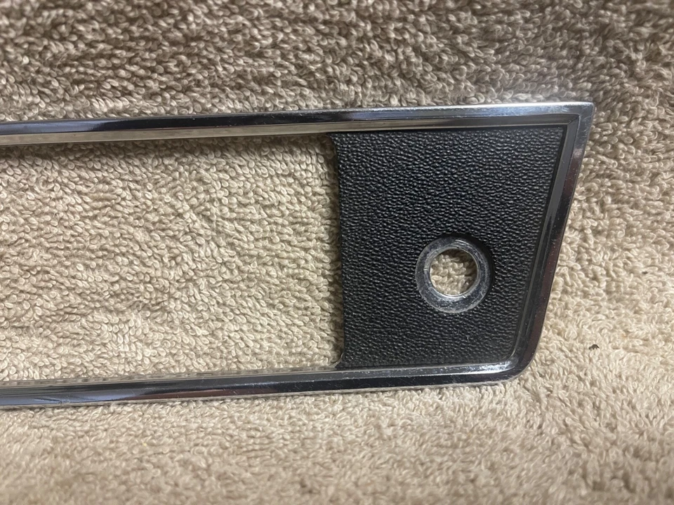 USADO MERCURY C6GB-54045C40 1966 MERCURY COMET CYCLONE RADIO BISEL NEGRO Foto 4 de 4