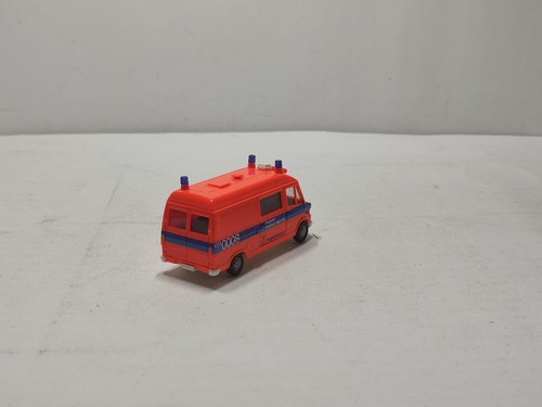 Herpa MB 207 D RTW Feuerwehr Flughafen Frankfurt am Main 1/87 (25/15M) - Bild 2 von 4