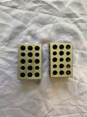 VINTAGE PAIR OF PRECISION MADE 1 2 3 BLOCKS - BOTH HAVE THE SAME HOLE PATTERNS