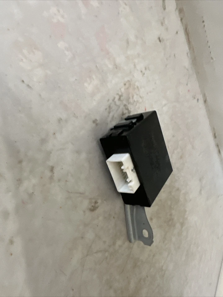 2015 TOYOTA TUNDRA HAZARD FLASHER CONTROL MODULE OEM 81980-0C010 - Изображение 3 из 4