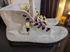 Dr. MARTENS Doc Martens Air Wair Shoreditch Boots Womens 9/ Mens 7.5 Boots