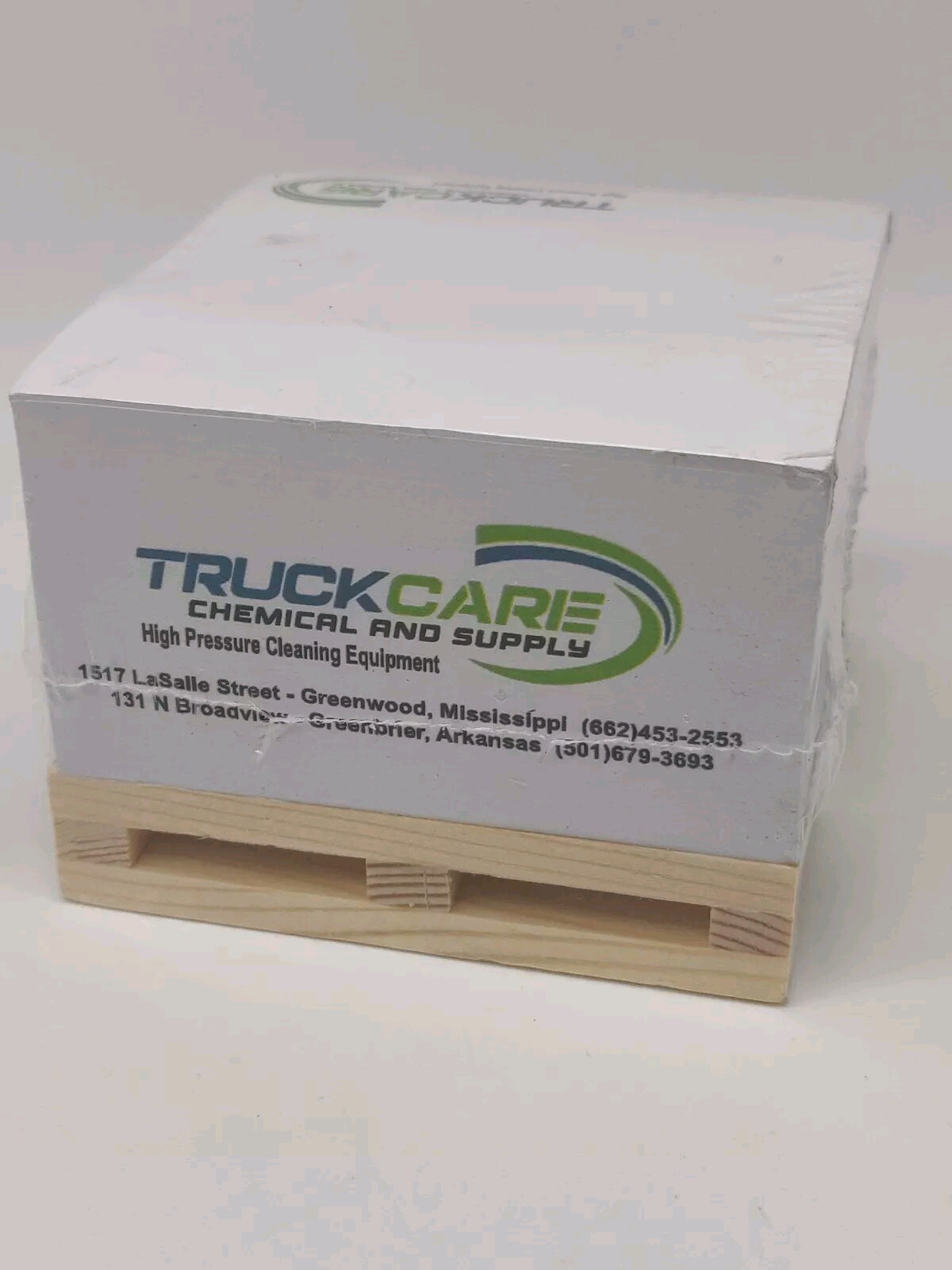 Post It Sticky Notes On Mini Pallet Promo Shipping Supply Specialist-image