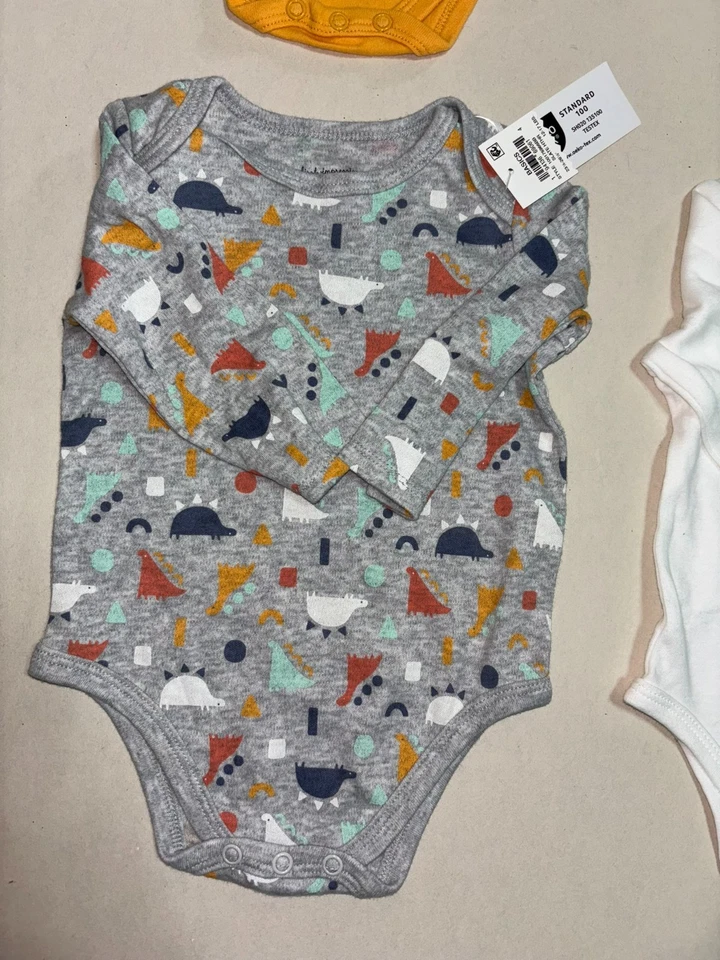Pack de 4 bodys manga larga First Impressions bebés talla 3-6 meses nuevos con etiquetas Foto 3 de 4