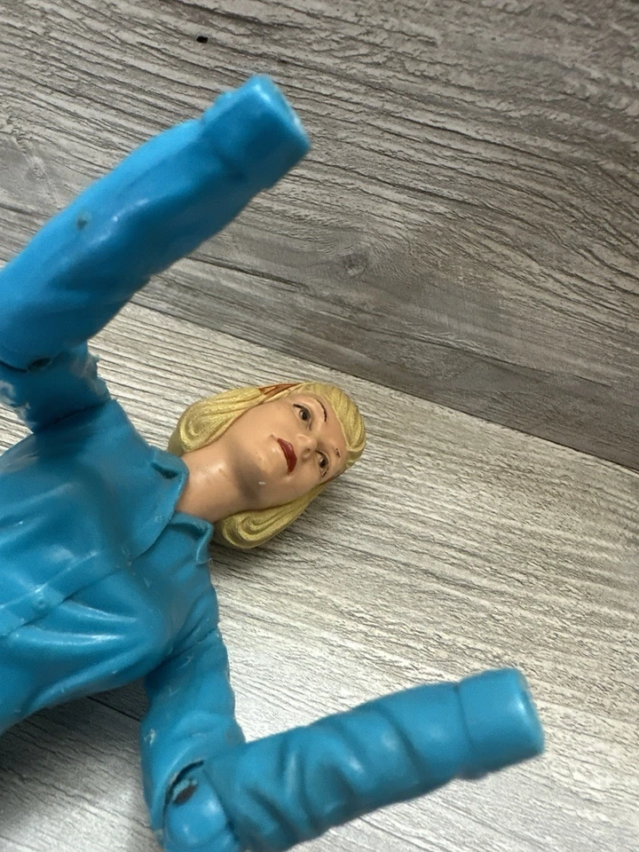 Figura de acción vintage 1965 Jane West 11" Louis Marx muñeca para piezas o personalizar Foto 4 de 4