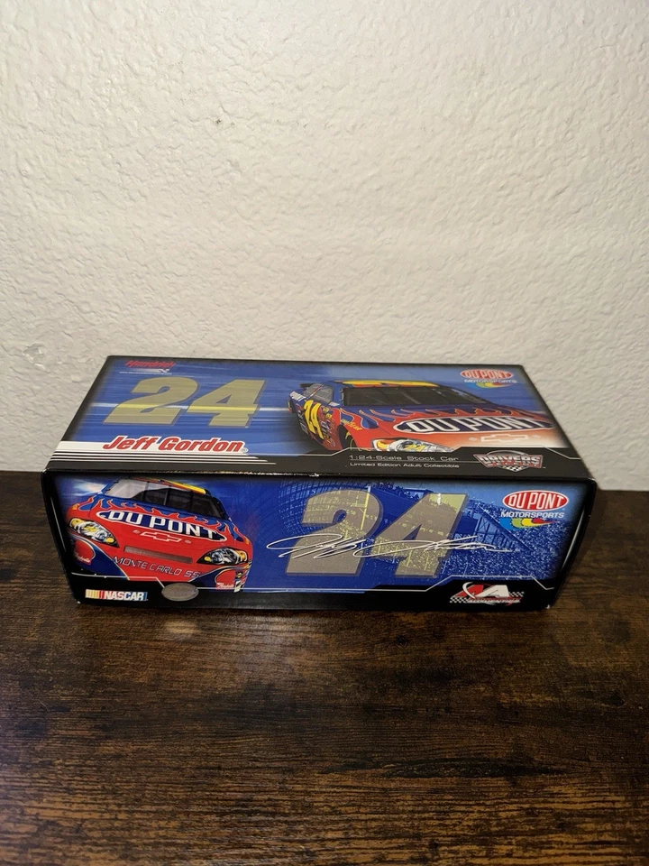 Action 1/24 Scale Jeff Gordon #24 DuPont 2007 Monte Carlo Limited Edition MiB - Image 2 of 4