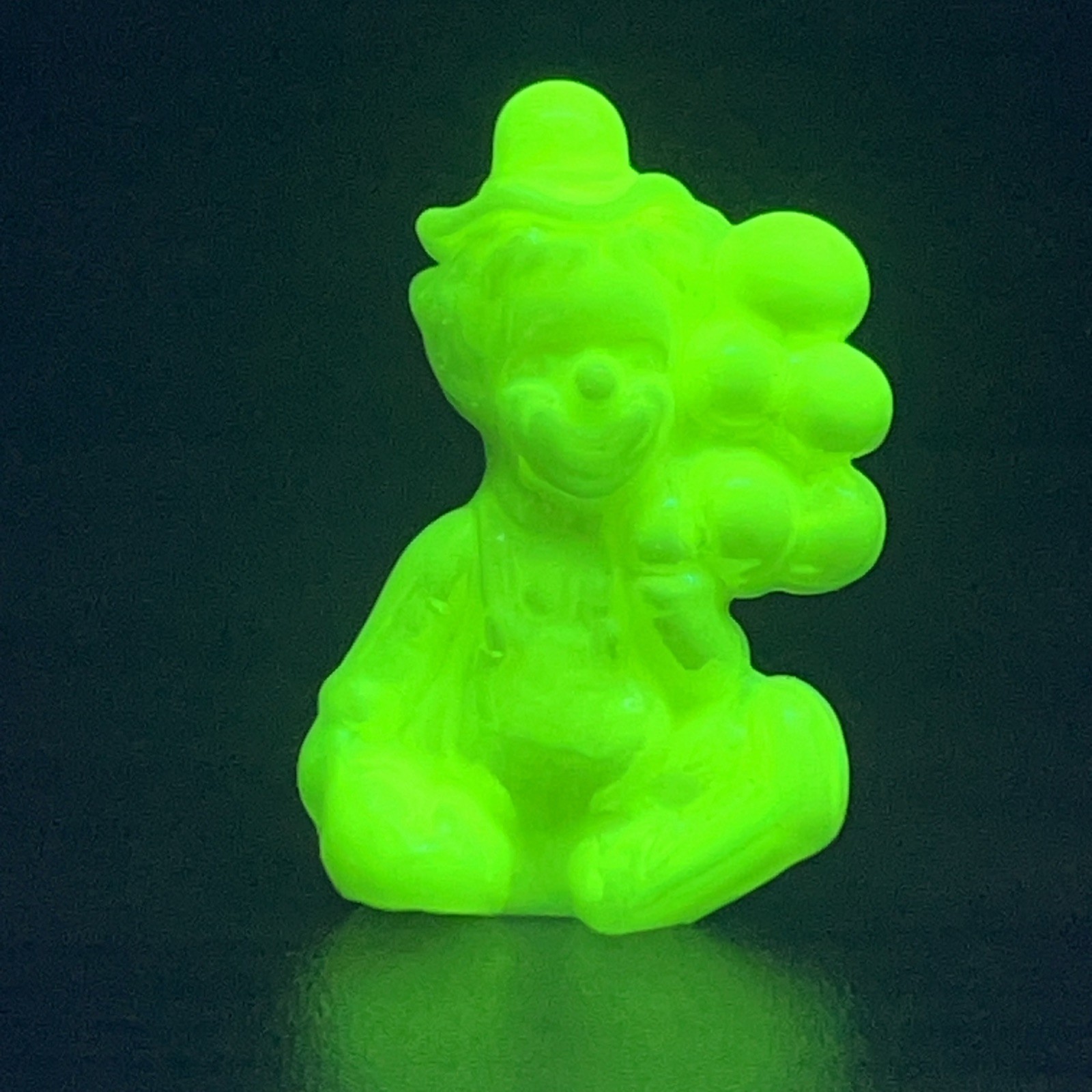 2pcs - Mosser Pee Wee Clown Figurine 2" + Clown Plate 3.5" Vaseline Opalescent