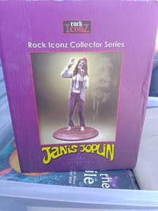 65848 ROCK ICONZ JANIS JOPLIN STATUE