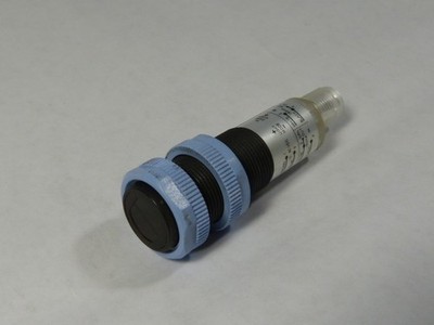 Datasensor 952601010 S18-5-A-32 Retroreflex Sensor M12 4W 10-30VDC USED