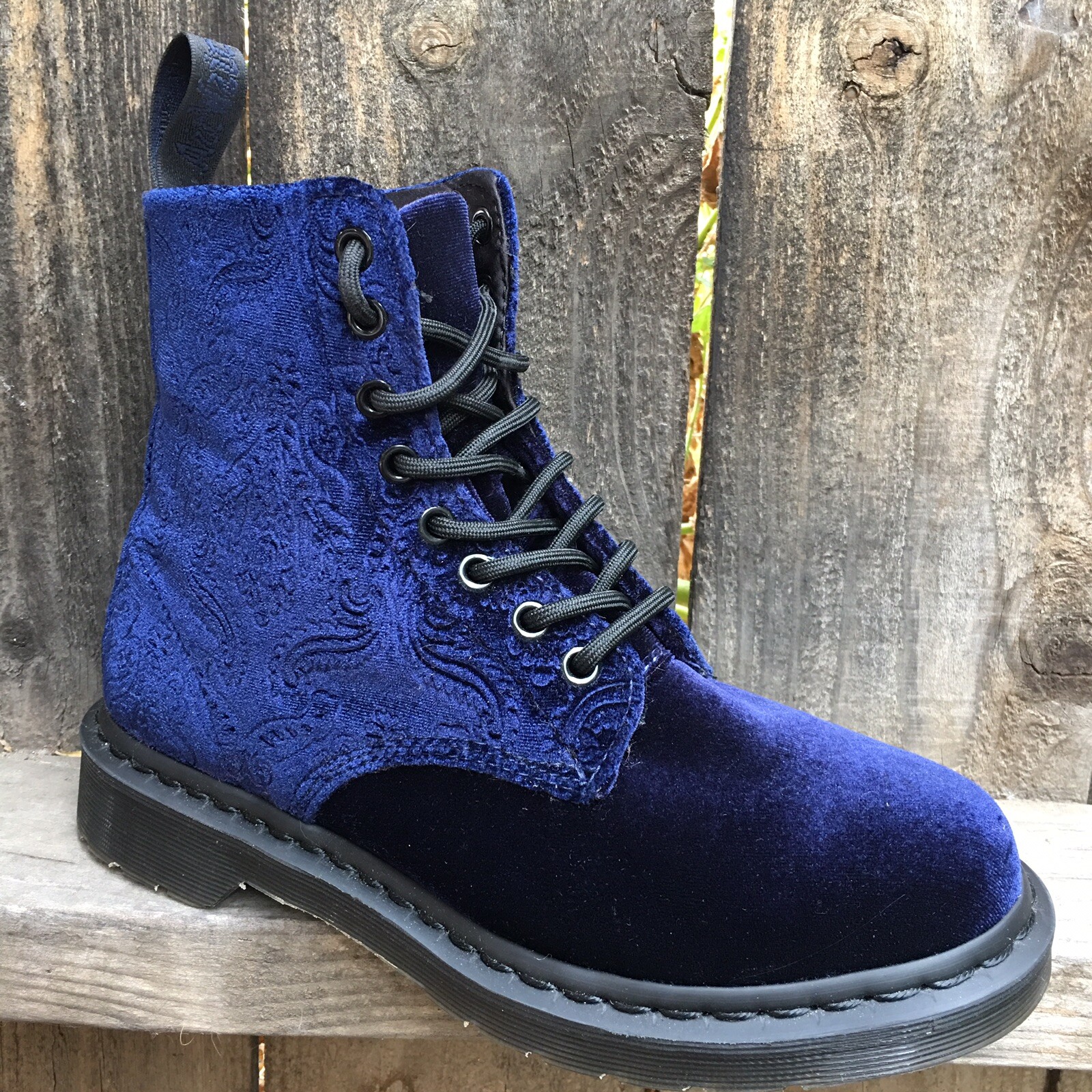 Dr Martens kvinnor sammet stövlar Storlek 7 Brocade Navy blå Beled Docs Dr Martens kvinnor sammet stövlar Storlek 7 Brocade Navy blå Beled Docs