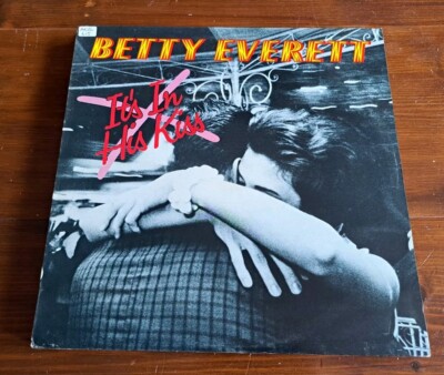 BETTY EVERETT - IT'S IN HIS KISS LP 22042 DJM RECORDS 1976 VG++!