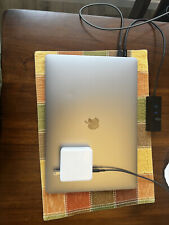 Apple MacBook Pro 16'' (512GB, Intel Core i7, 2.6 GHz, 16 GB Apple MacBook Pro 16'' (512GB, Intel Core i7, 2.6 GHz, 16 GB