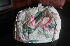 10380 Vintage Cotton Tea Cosy Gold Thread Pink Floral 8 x 6 x 8"