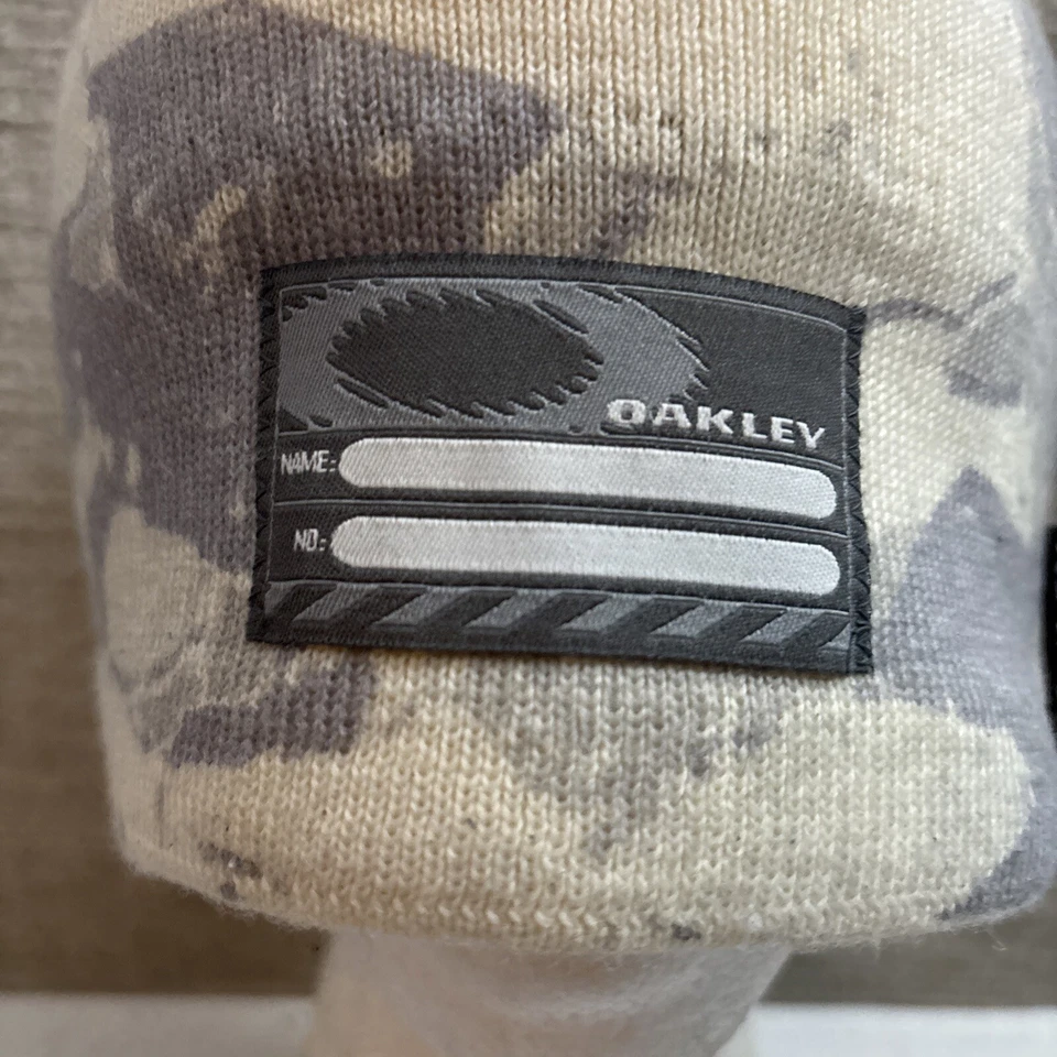Vintage OAKLEY Winter BEANIE HAT Gray CAMO Y2K SOFTWARE RARE Outdoor 50% Wool OS - Image 2 of 4