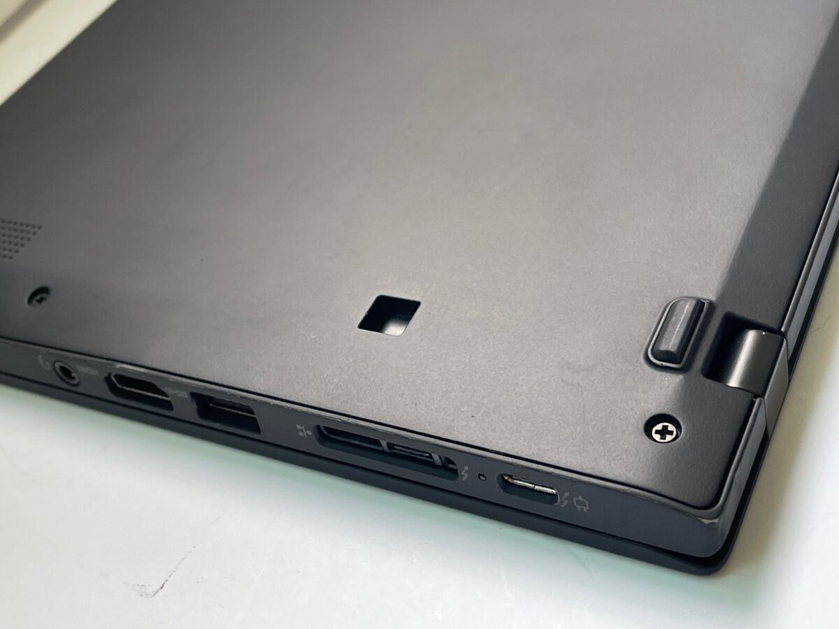 Lenovo ThinkPad X1 Carbon 7th Gen 1.9GHz i7-8565U 8GB Ram Lenovo ThinkPad X1 Carbon 7th Gen 1.9GHz i7-8565U 8GB Ram