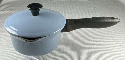 VTG LE CREUSET #18 Saucepan/Lid Blue Cast Iron Enamel Plastic Handle Pour Spout