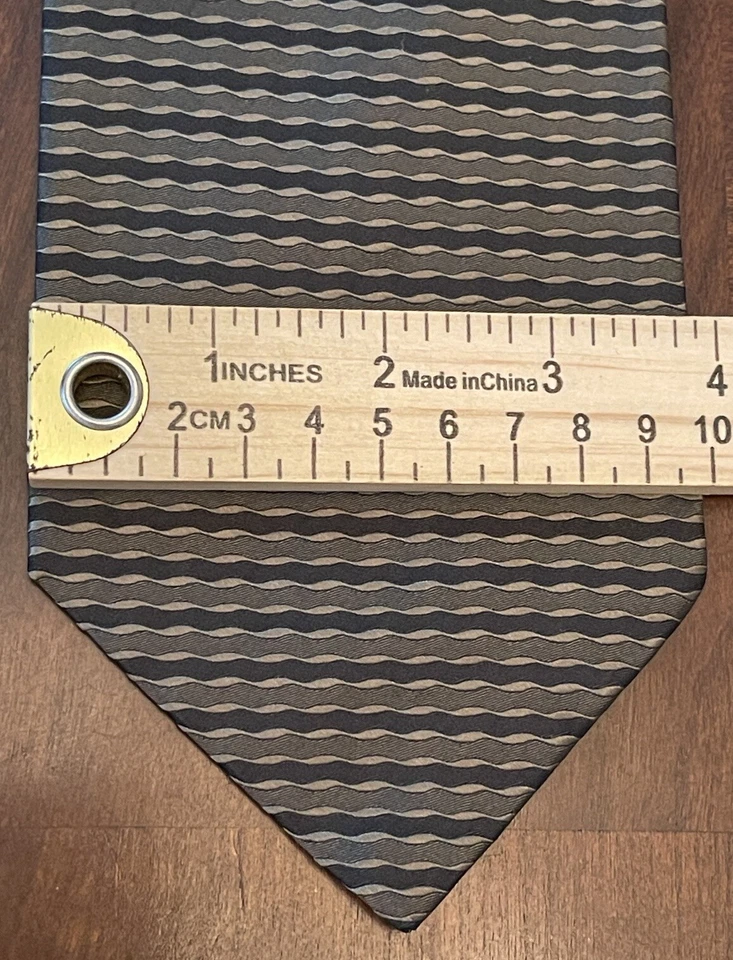 Matrix by Format 100% Silk Men’s Neck Tie Made In Italy - Image 4 of 4