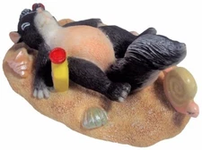 CHARMING TAILS BY DEAN GRIFF - STEWART'S DAY IN THE SUN (SKUNK)