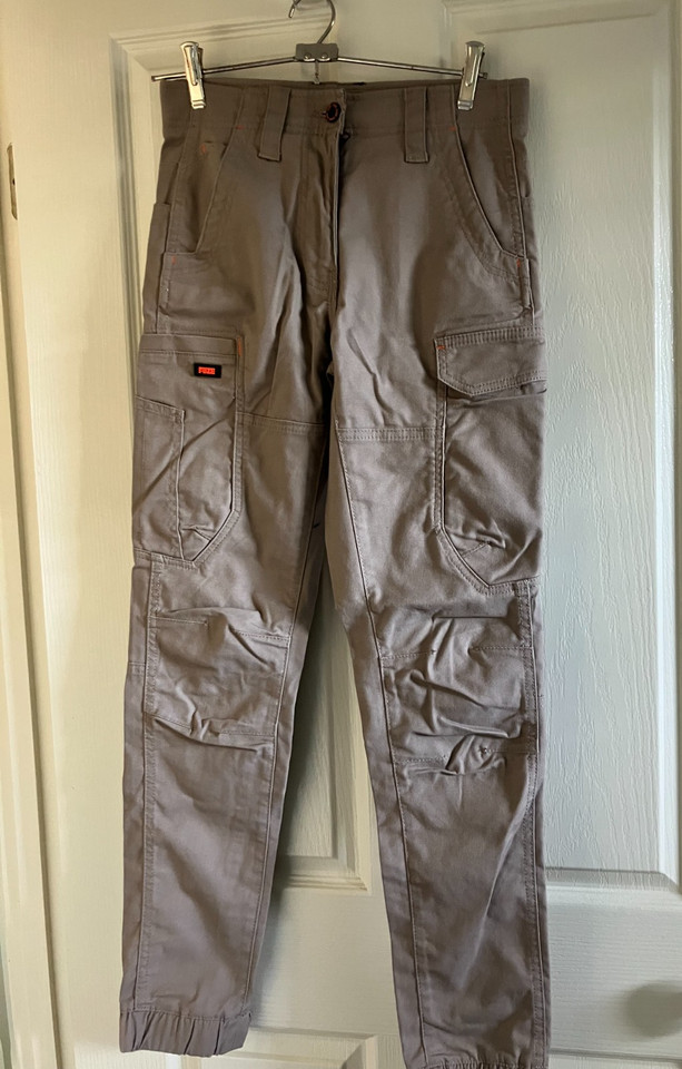 Womens cargo pants Fuze size 8 - Excellent condition