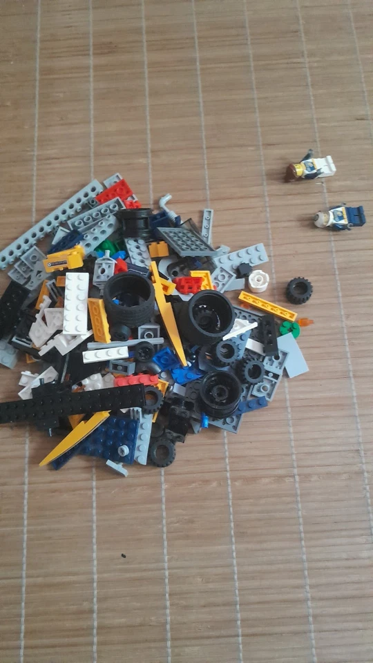 LEGO City 60151 Dragster Transporter, photo 2 sur 2
