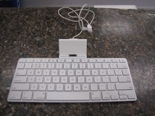 Apple iPad Keyboard Dock A1359 30-Pin 1st 2nd Generation iPad w/ Power Cable