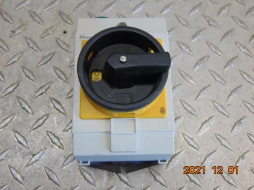 KLOCKNER MOELLER T0-2 ON/OFF SWITCH 5E4 *FREE SHIPPING*