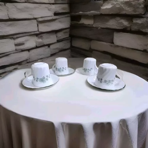 Corelle Corning Callaway Ivy Set of 4-8oz Mug Cups & 4-6"  Saucers 