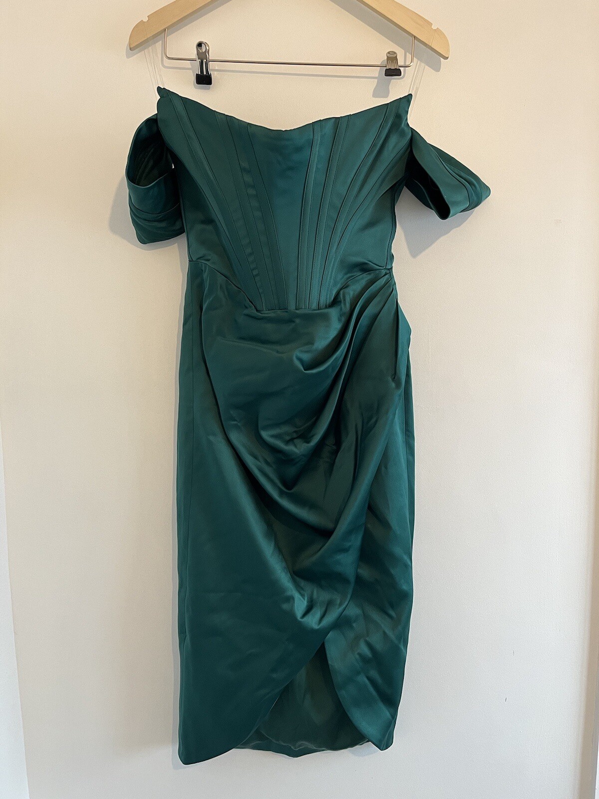 house of cb loretta dress green Tulle Tea-Length Fuchsia Prom Gown with Thin Straps – loveangeldress main image 1
