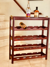Elegantes Weinregal aus Holz mit Tablett für...