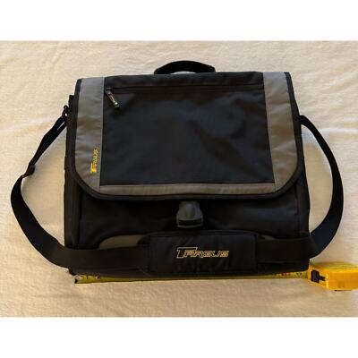 Targus CityGear Messenger CrossBody Shoulder Bag Tablet Kindle Blck Plain Handle