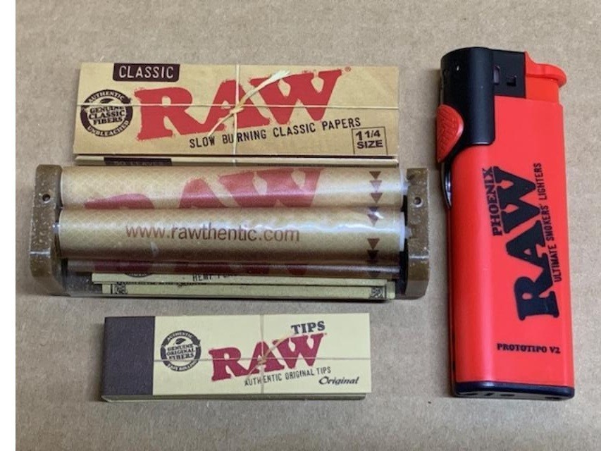 RAW ROLLING BUNDLE 50 1.25 (1 1/4) Papers+79mm Roller+50 TIPS+PHOENIX LIGHTER
